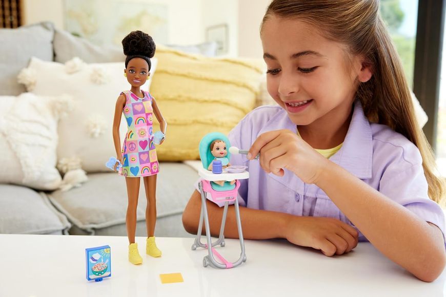 Игровой набор с куклой Скиппер Няня Barbie Skipper Doll & Playset with Accessories Babysitting Set HTK34 КБ0004 фото